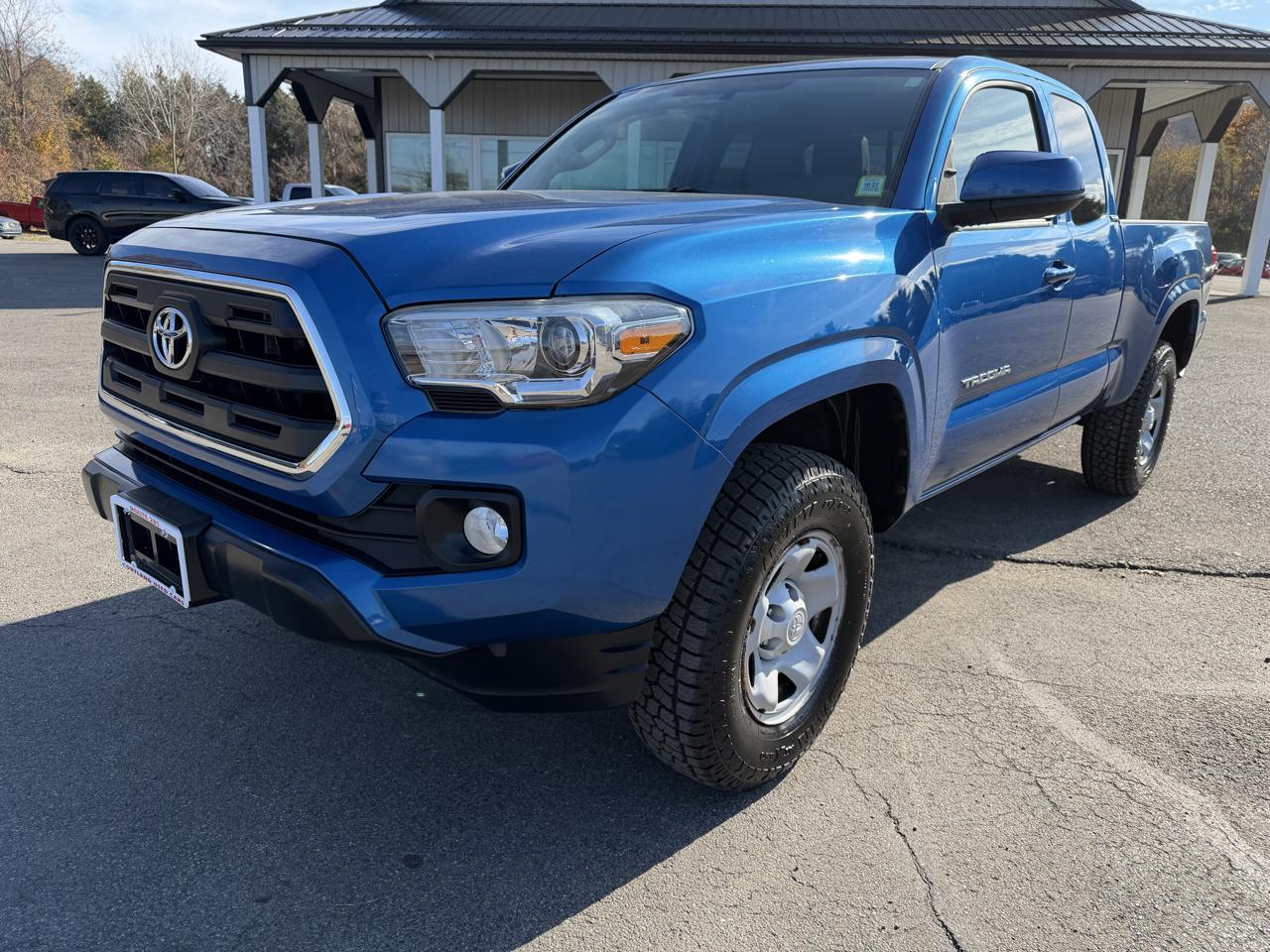 2017 Toyota Tacoma SR Access Cab 6' Bed I4 4x4 MT (Natl)