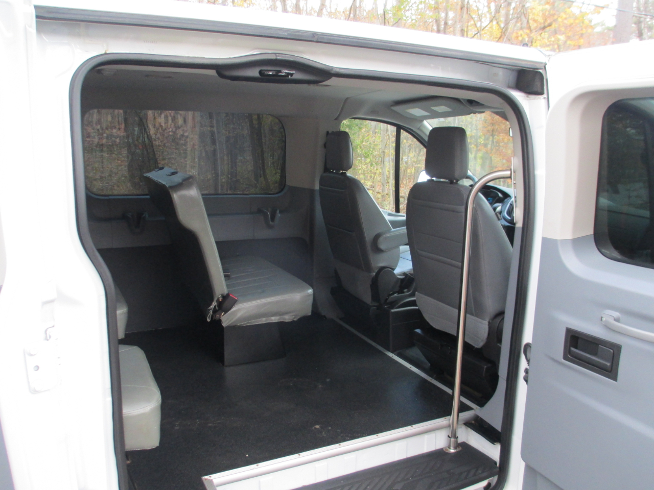 Ford Transit Passenger Wagon T-150 130" Low Roof XLT Swing-Out RH Dr 2019