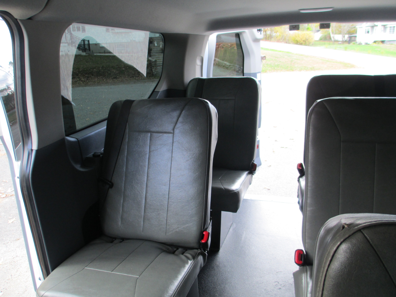 Ford Transit Passenger Wagon T-150 130" Low Roof XLT Swing-Out RH Dr 2019