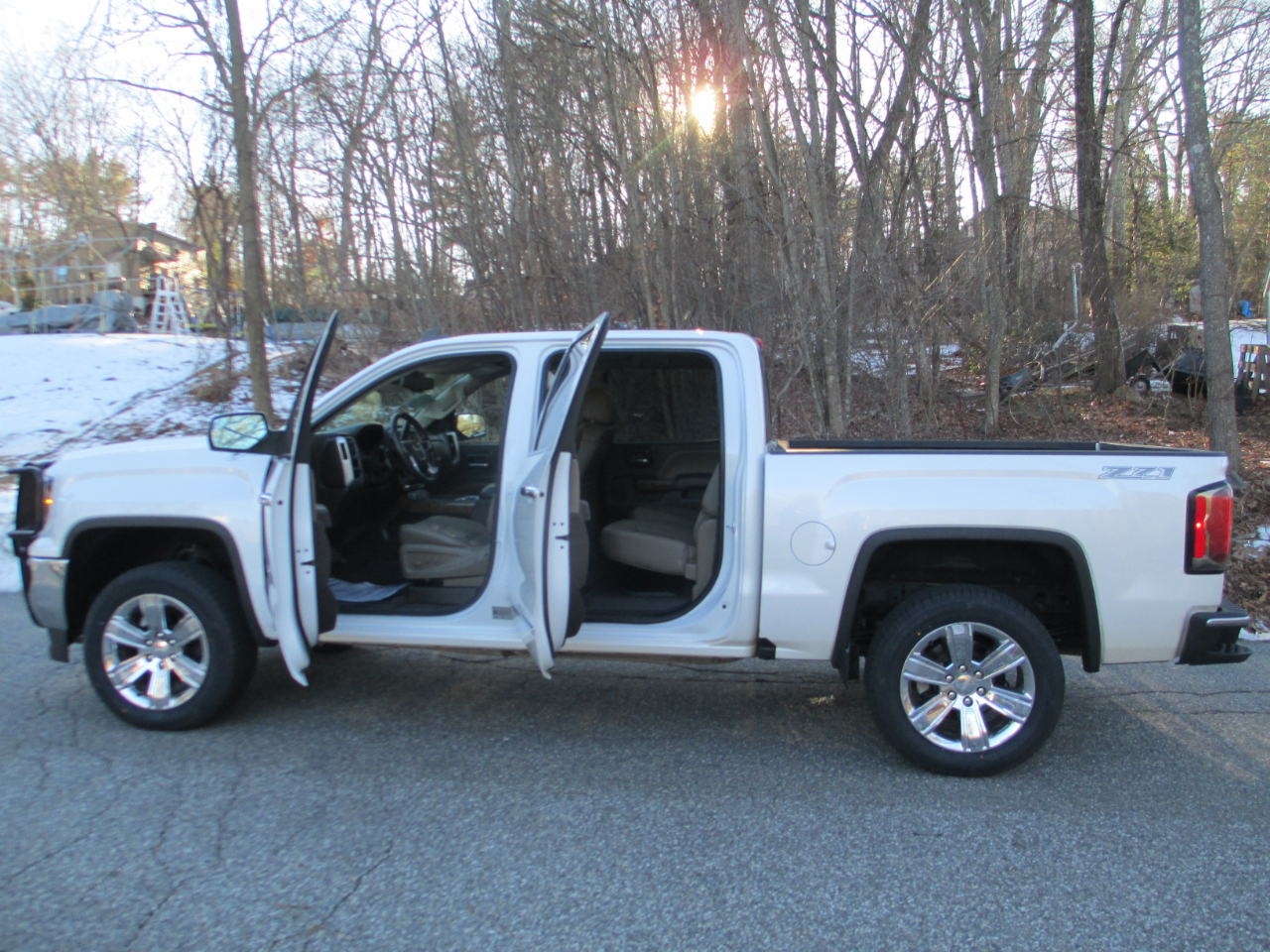 GMC Sierra 1500 Crew Cab Crew Cab 143.5" WB 4WD SLT 2018