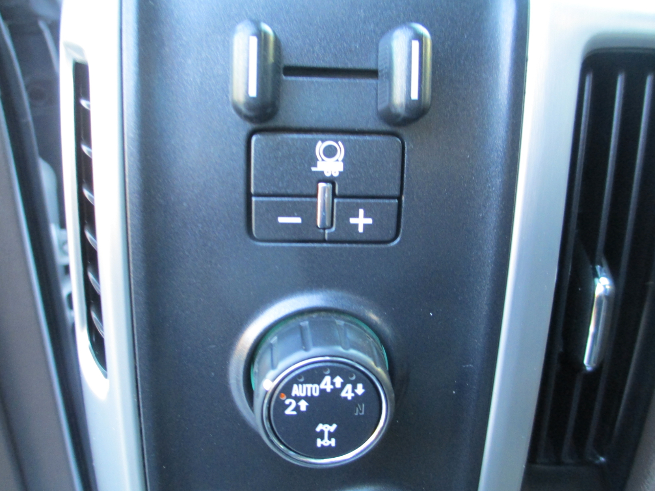 GMC Sierra 1500 Crew Cab Crew Cab 143.5" WB 4WD SLT 2018