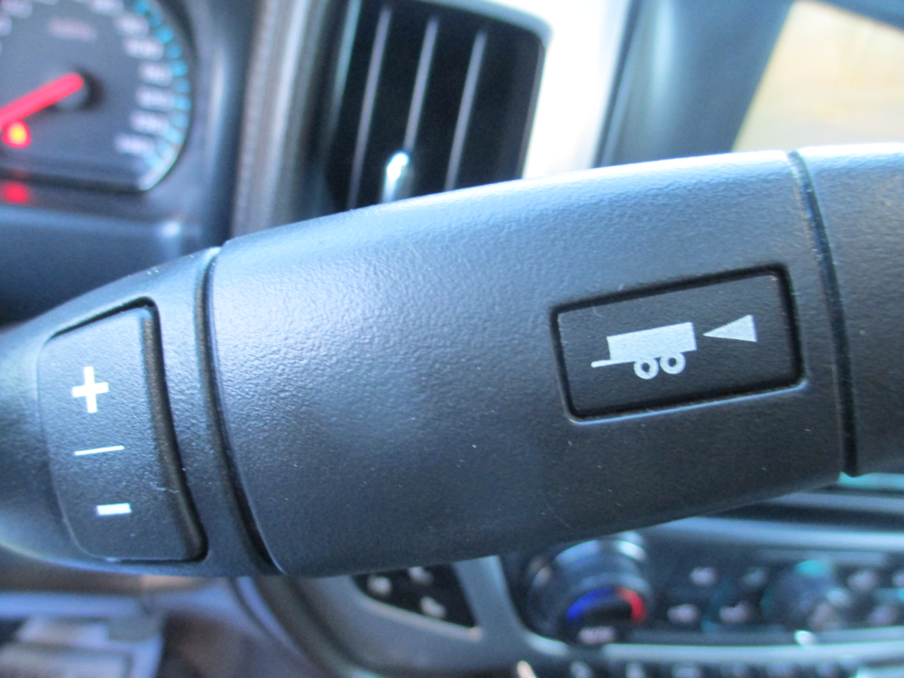 GMC Sierra 1500 Crew Cab Crew Cab 143.5" WB 4WD SLT 2018