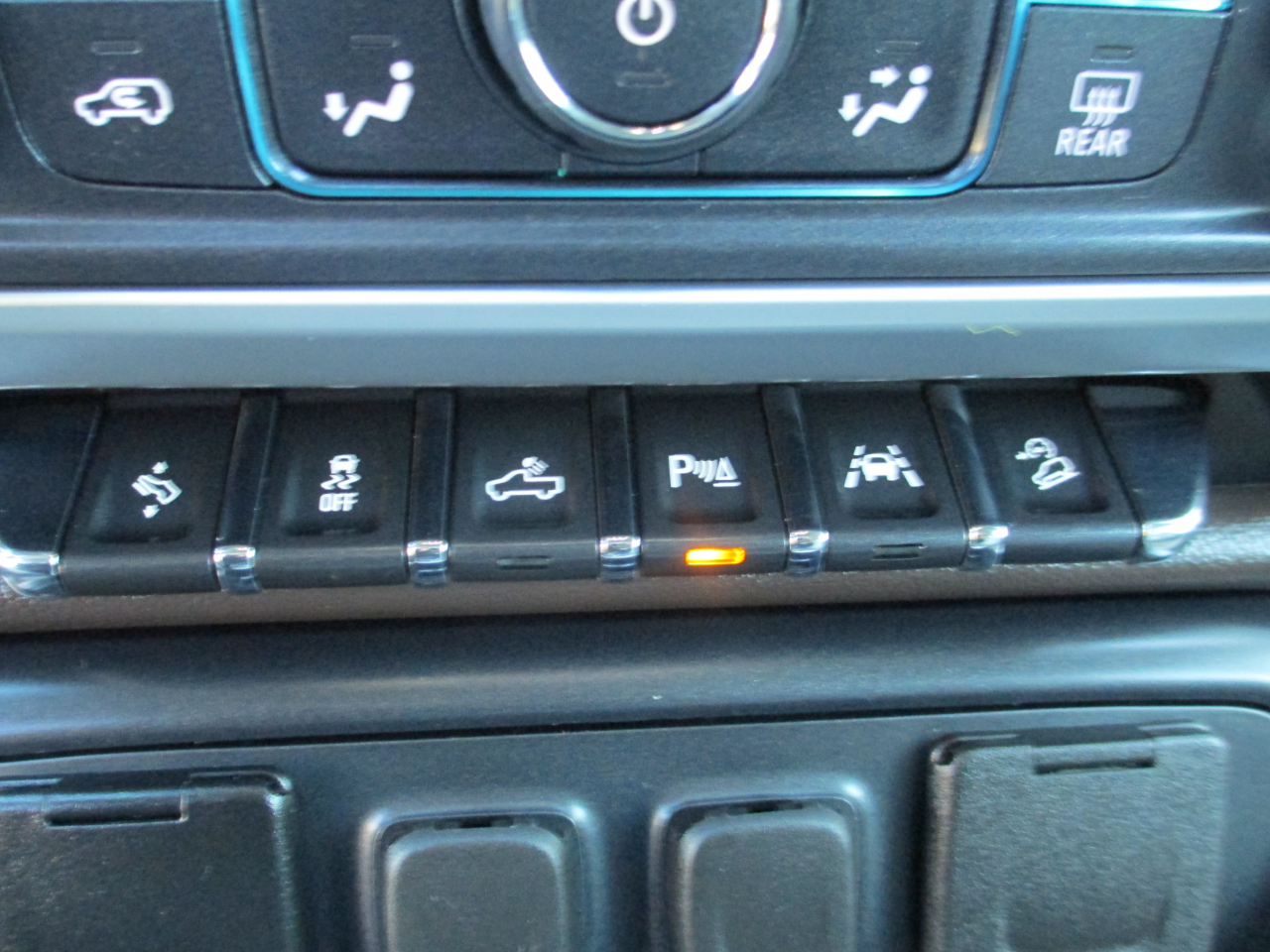 GMC Sierra 1500 Crew Cab Crew Cab 143.5" WB 4WD SLT 2018