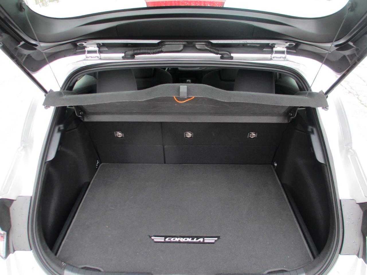 Toyota Corolla Hatchback SE CVT (Natl) 2019