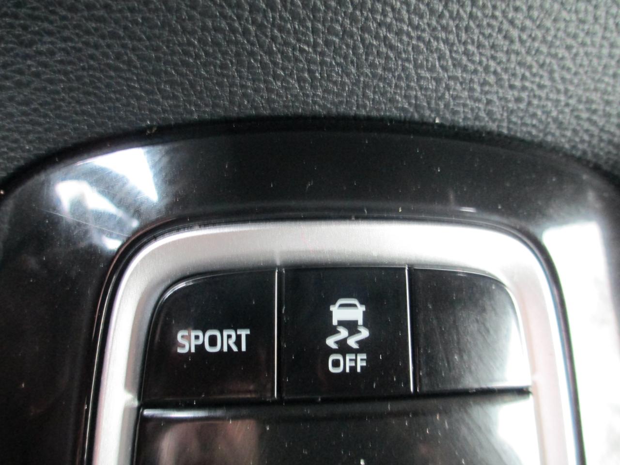 Toyota Corolla Hatchback SE CVT (Natl) 2019