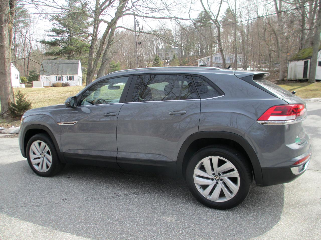 Volkswagen Atlas Cross Sport 2.0T SE w/Technology 4MOTION 2022