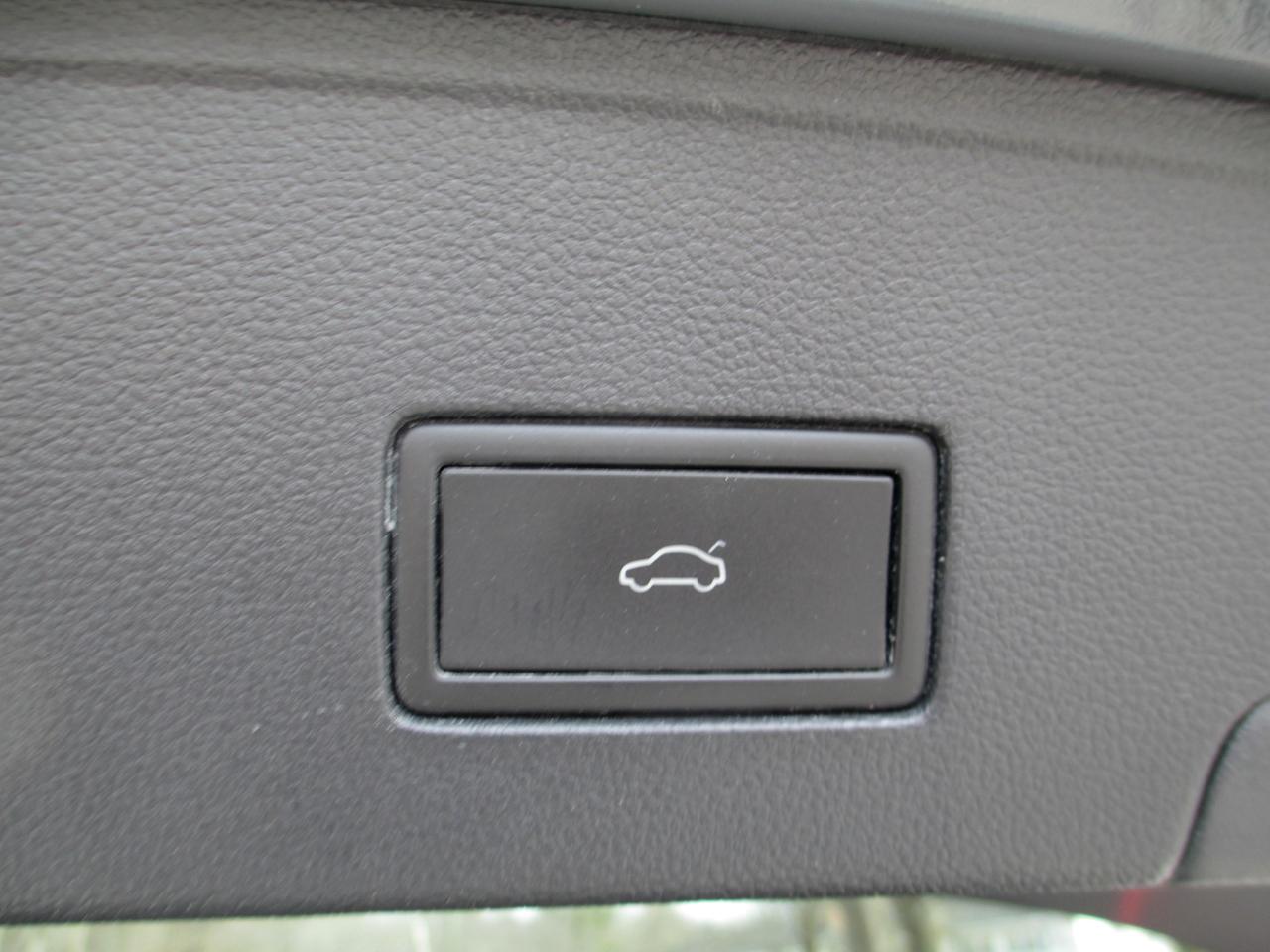 Volkswagen Atlas Cross Sport 2.0T SE w/Technology 4MOTION 2022