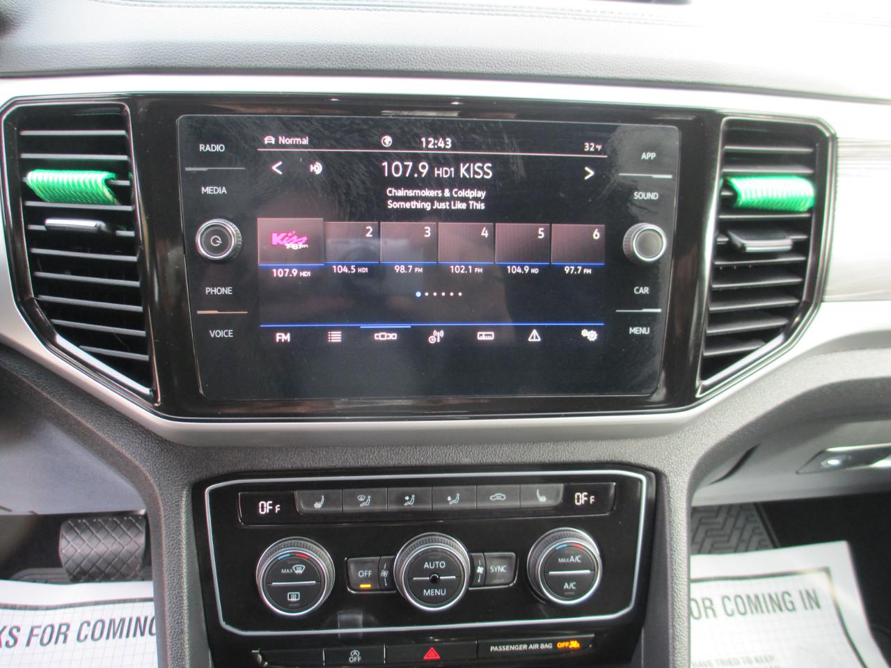 Volkswagen Atlas Cross Sport 2.0T SE w/Technology 4MOTION 2022