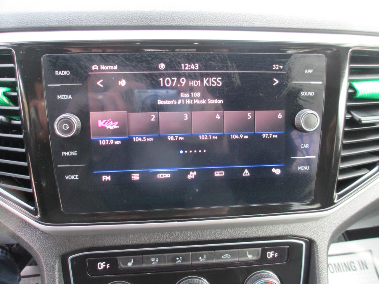 Volkswagen Atlas Cross Sport 2.0T SE w/Technology 4MOTION 2022