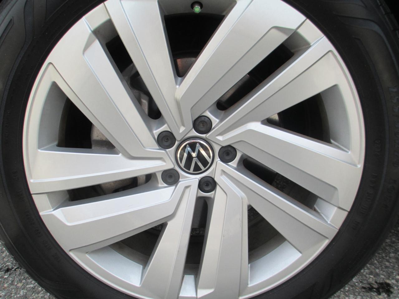 Volkswagen Atlas Cross Sport 2.0T SE w/Technology 4MOTION 2022