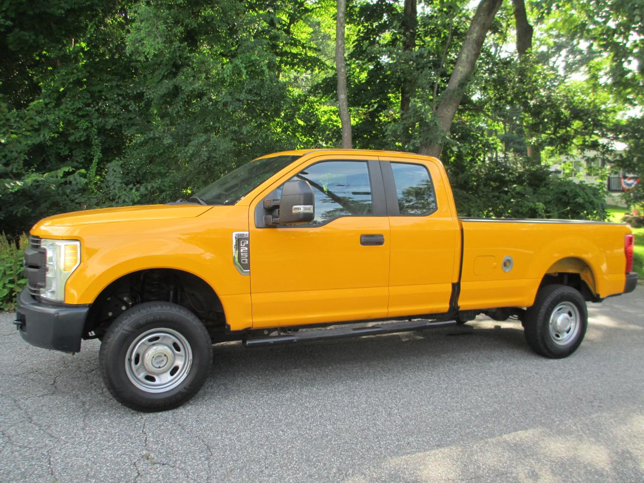 Ford Super Duty F-250 SRW XL 4WD SuperCab 8' Box 2017