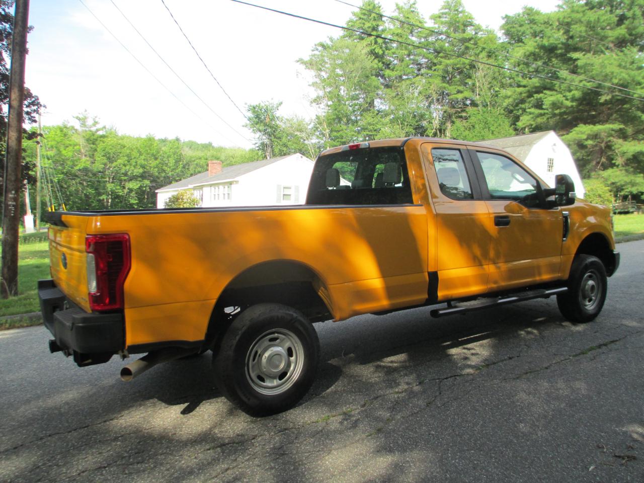 Ford Super Duty F-250 SRW XL 4WD SuperCab 8' Box 2017