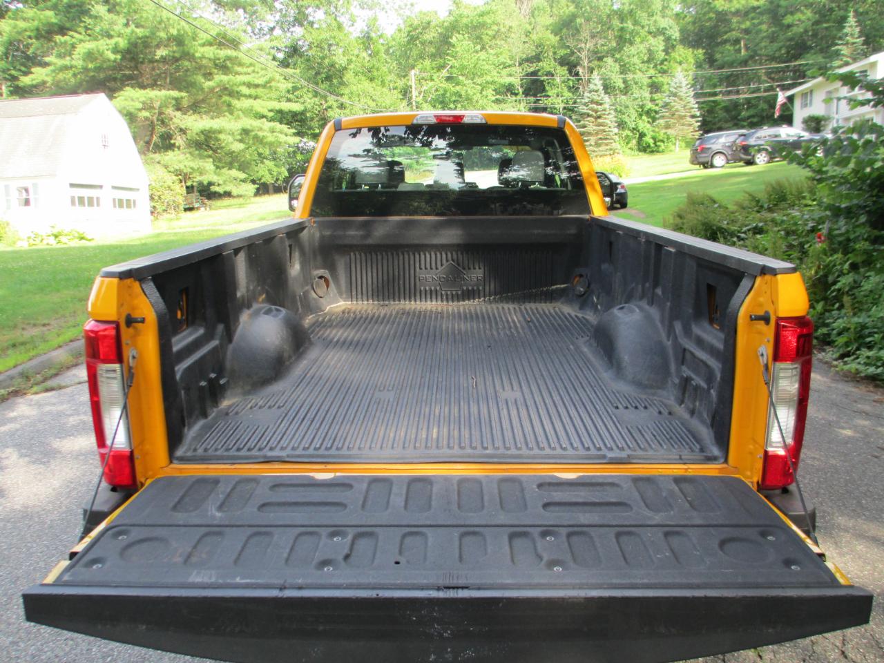 Ford Super Duty F-250 SRW XL 4WD SuperCab 8' Box 2017
