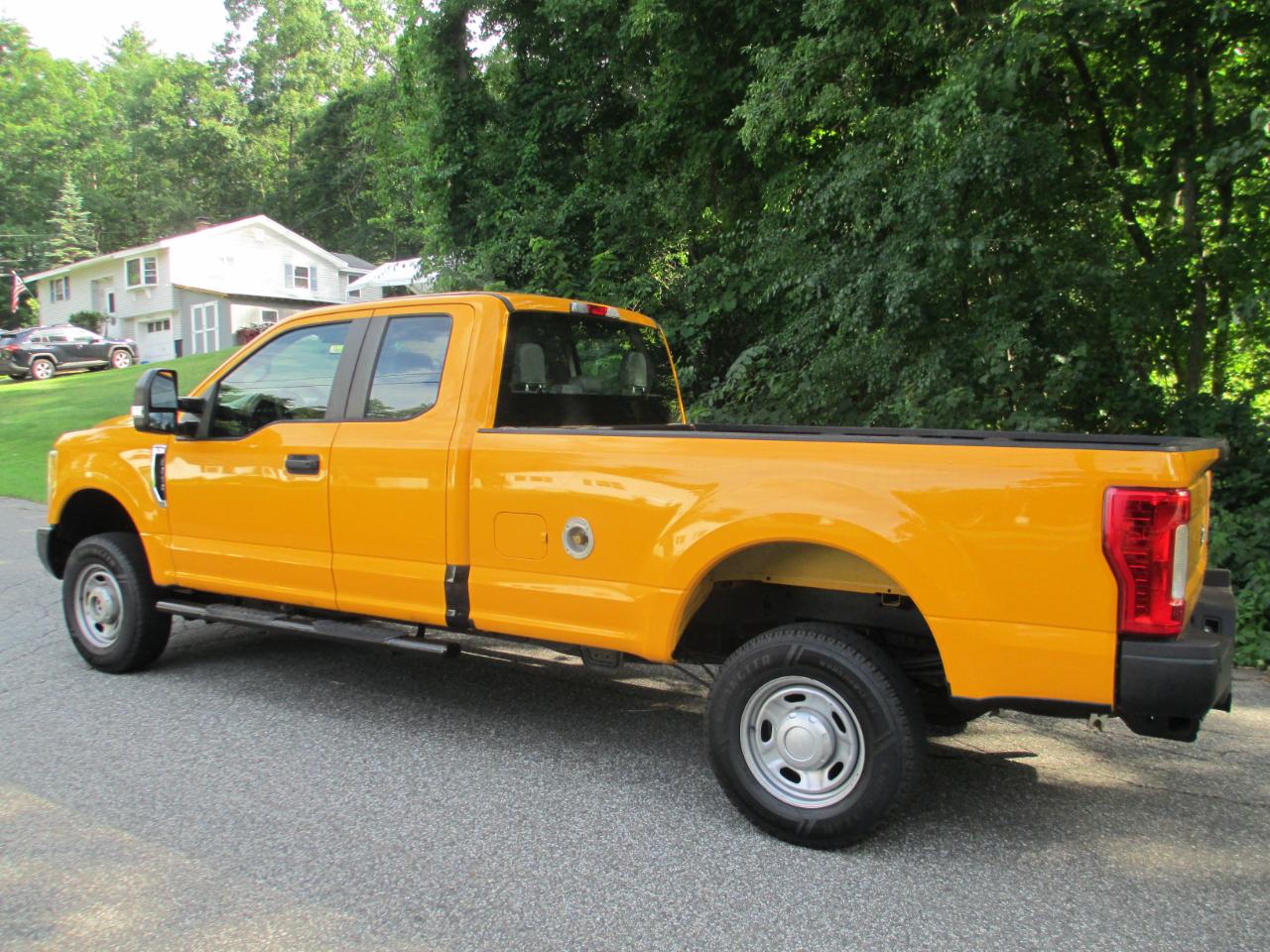 Ford Super Duty F-250 SRW XL 4WD SuperCab 8' Box 2017
