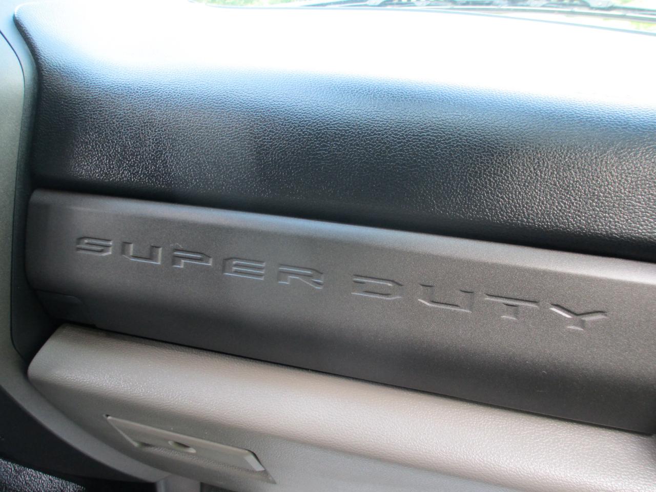 Ford Super Duty F-250 SRW XL 4WD SuperCab 8' Box 2017