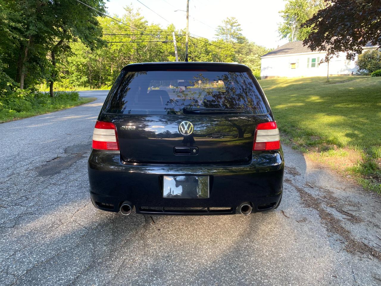 Volkswagen R32 2dr HB 6-spd Manual 2004