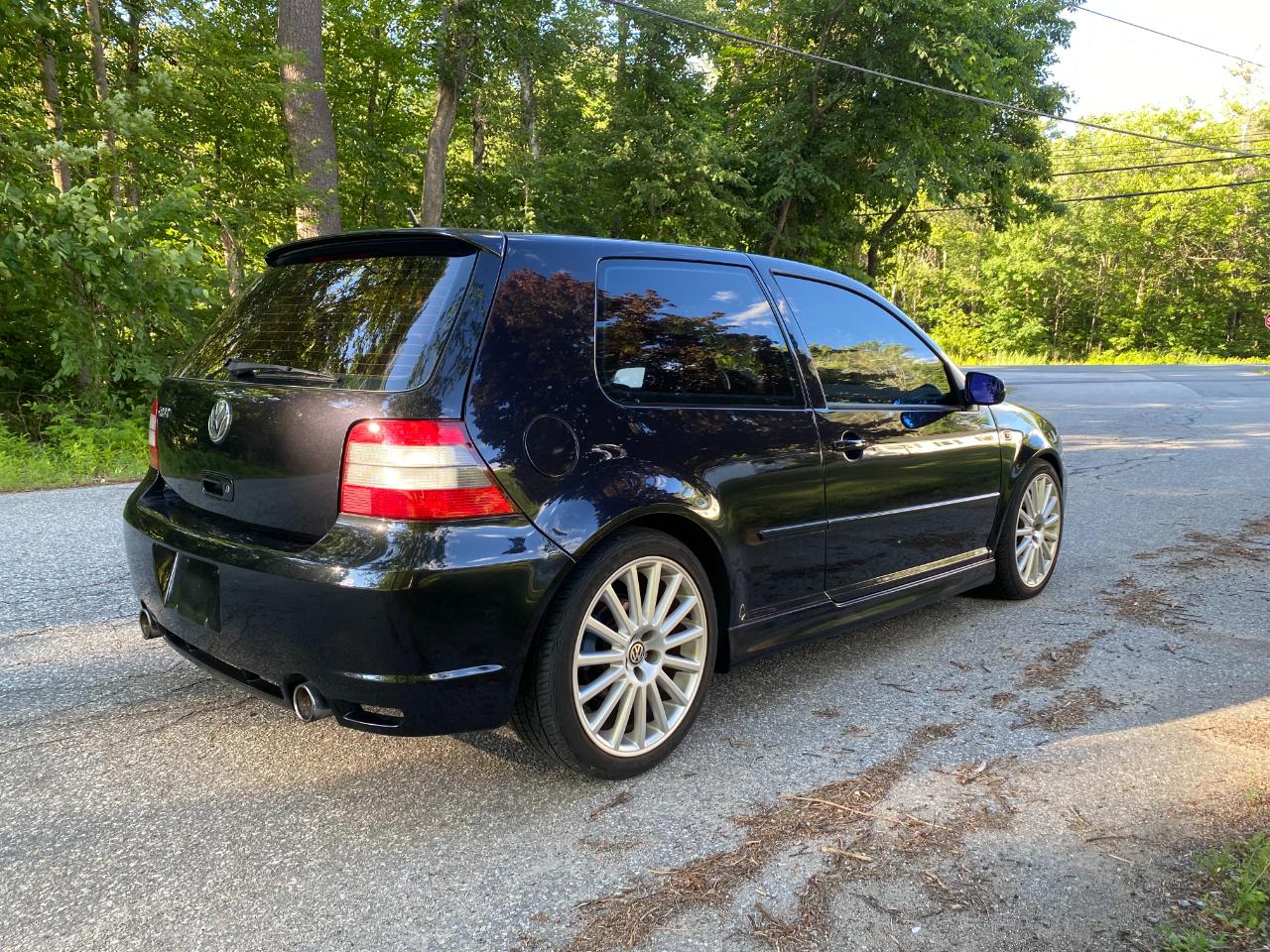 Volkswagen R32 2dr HB 6-spd Manual 2004