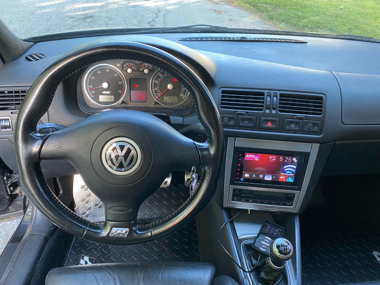 Volkswagen R32 2dr HB 6-spd Manual 2004