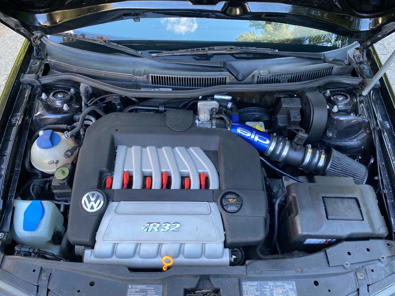 Volkswagen R32 2dr HB 6-spd Manual 2004