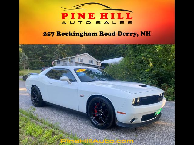White 2016 Dodge Challenger Coupe Rear-Wheel Drive