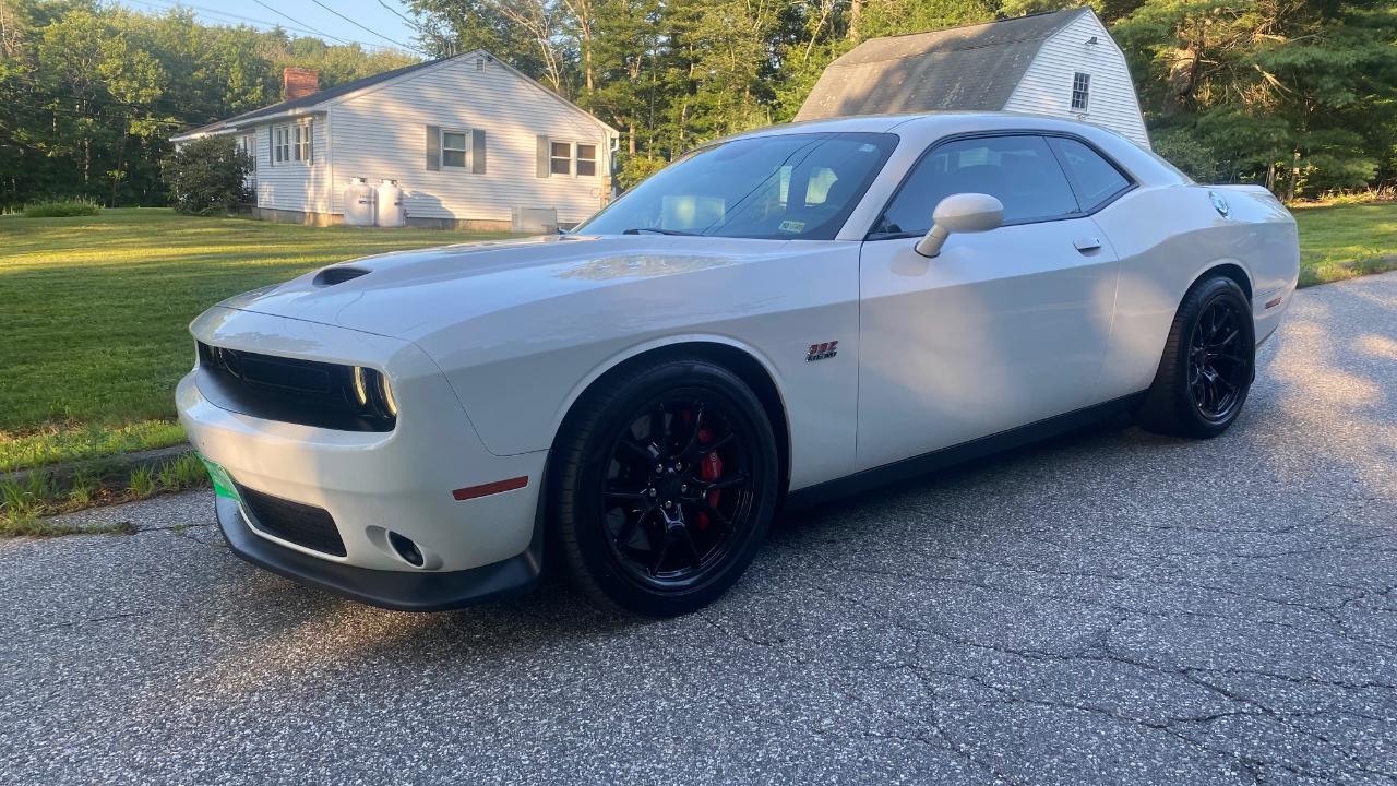 Dodge Challenger 2dr Cpe SRT 392 2016