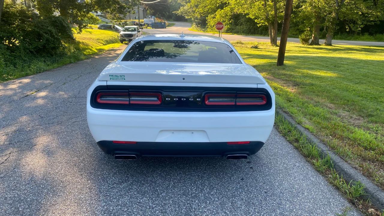 Dodge Challenger 2dr Cpe SRT 392 2016