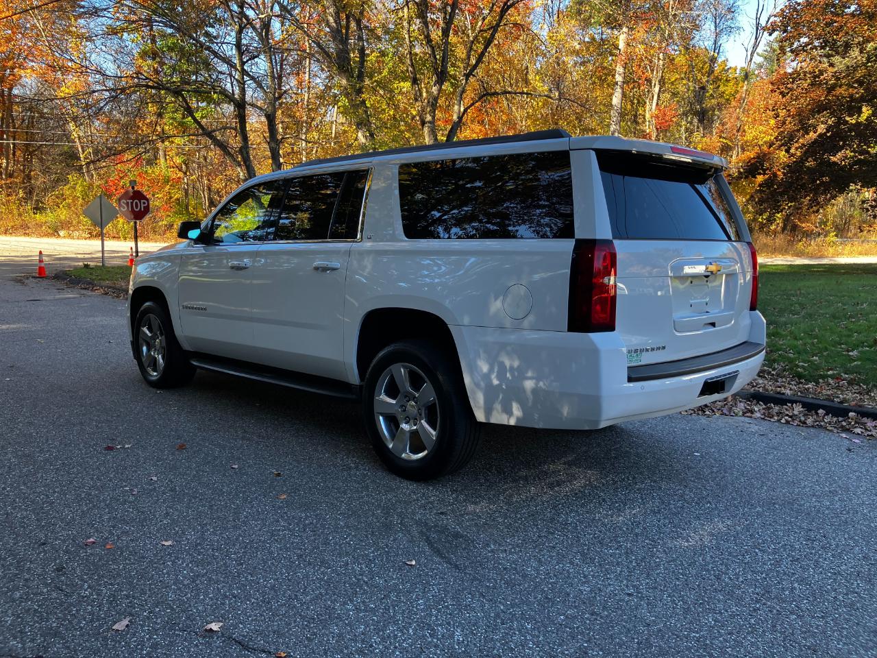Chevrolet Suburban 4WD 4dr 1500 LT 2016