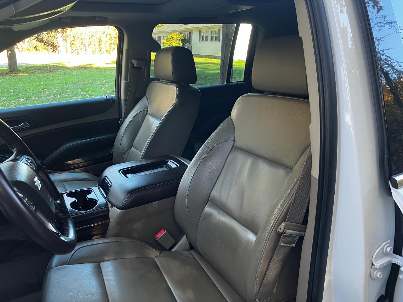 Chevrolet Suburban 4WD 4dr 1500 LT 2016