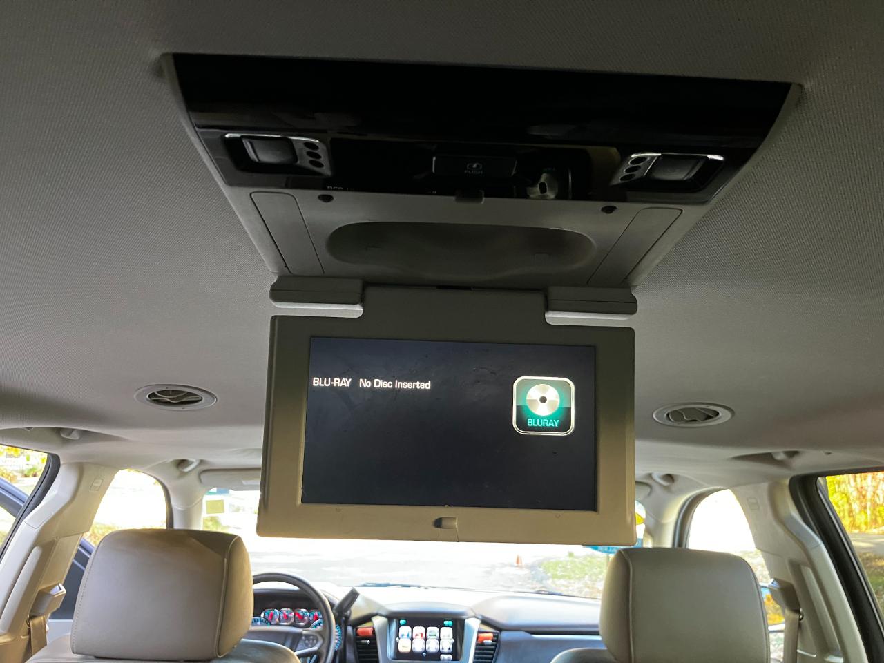 Chevrolet Suburban 4WD 4dr 1500 LT 2016
