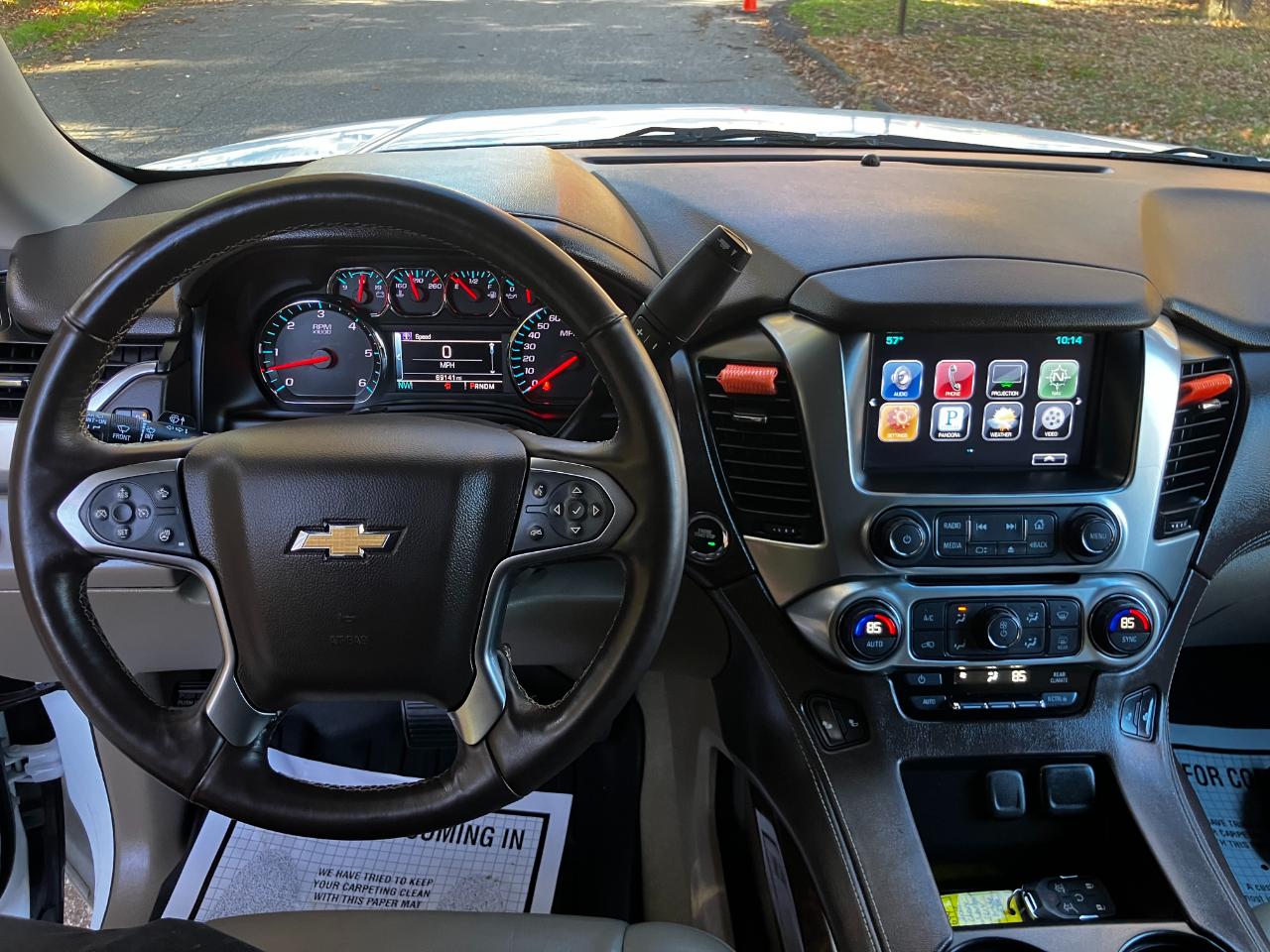 Chevrolet Suburban 4WD 4dr 1500 LT 2016