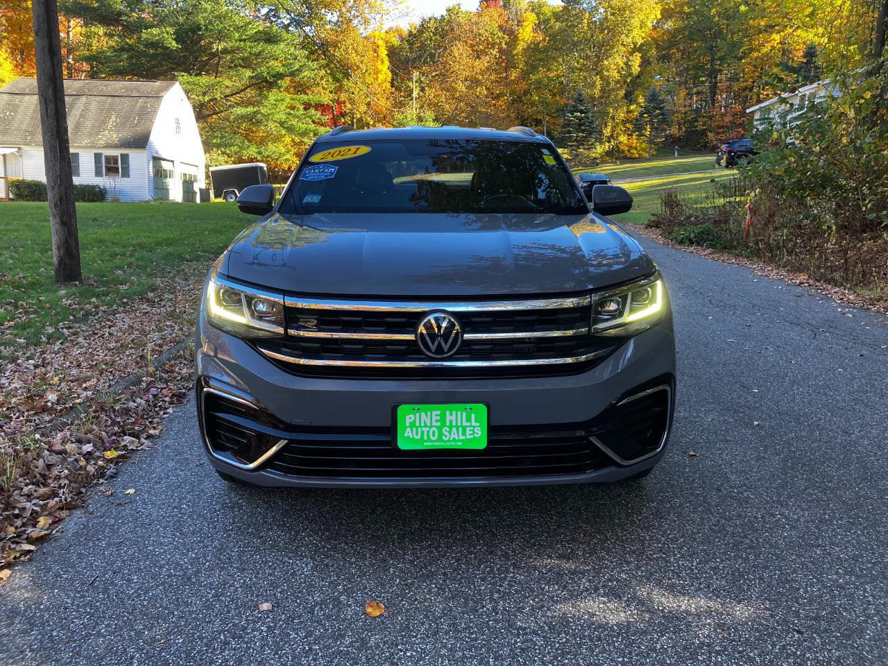 Volkswagen Atlas Cross Sport 3.6L V6 SE w/Technology R-Line FWD 2021