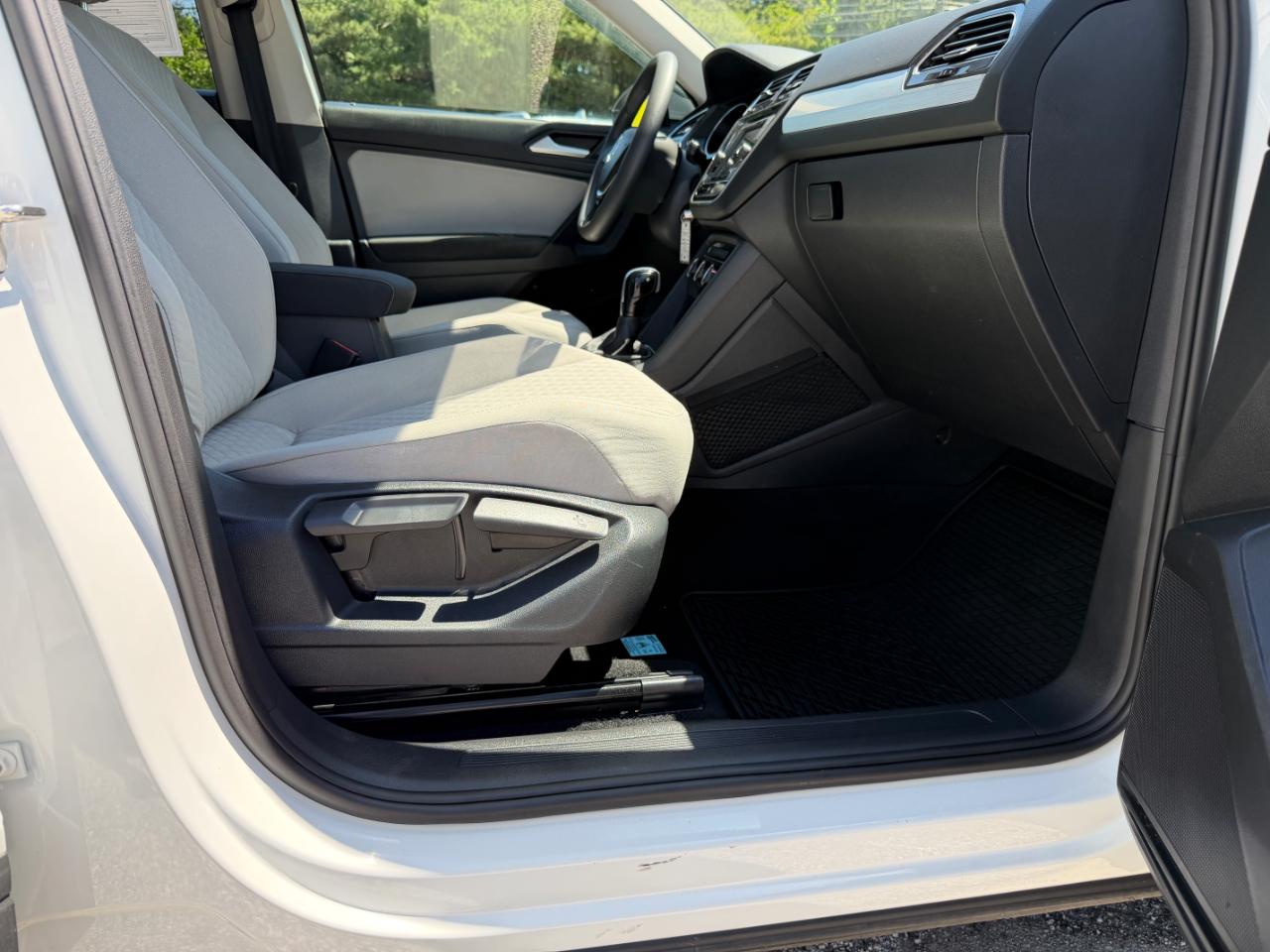 Volkswagen Tiguan 2.0T S FWD 2021