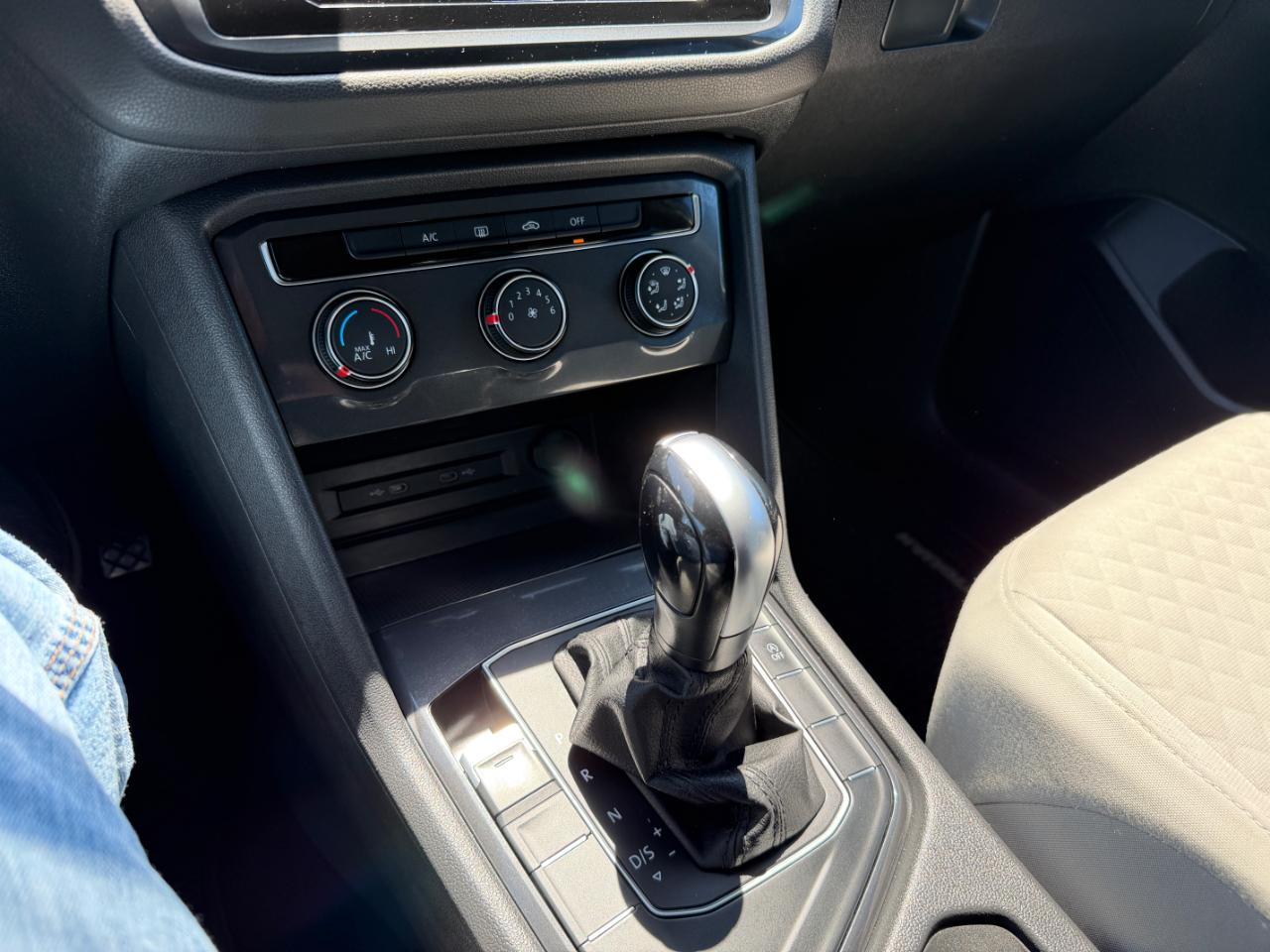 Volkswagen Tiguan 2.0T S FWD 2021