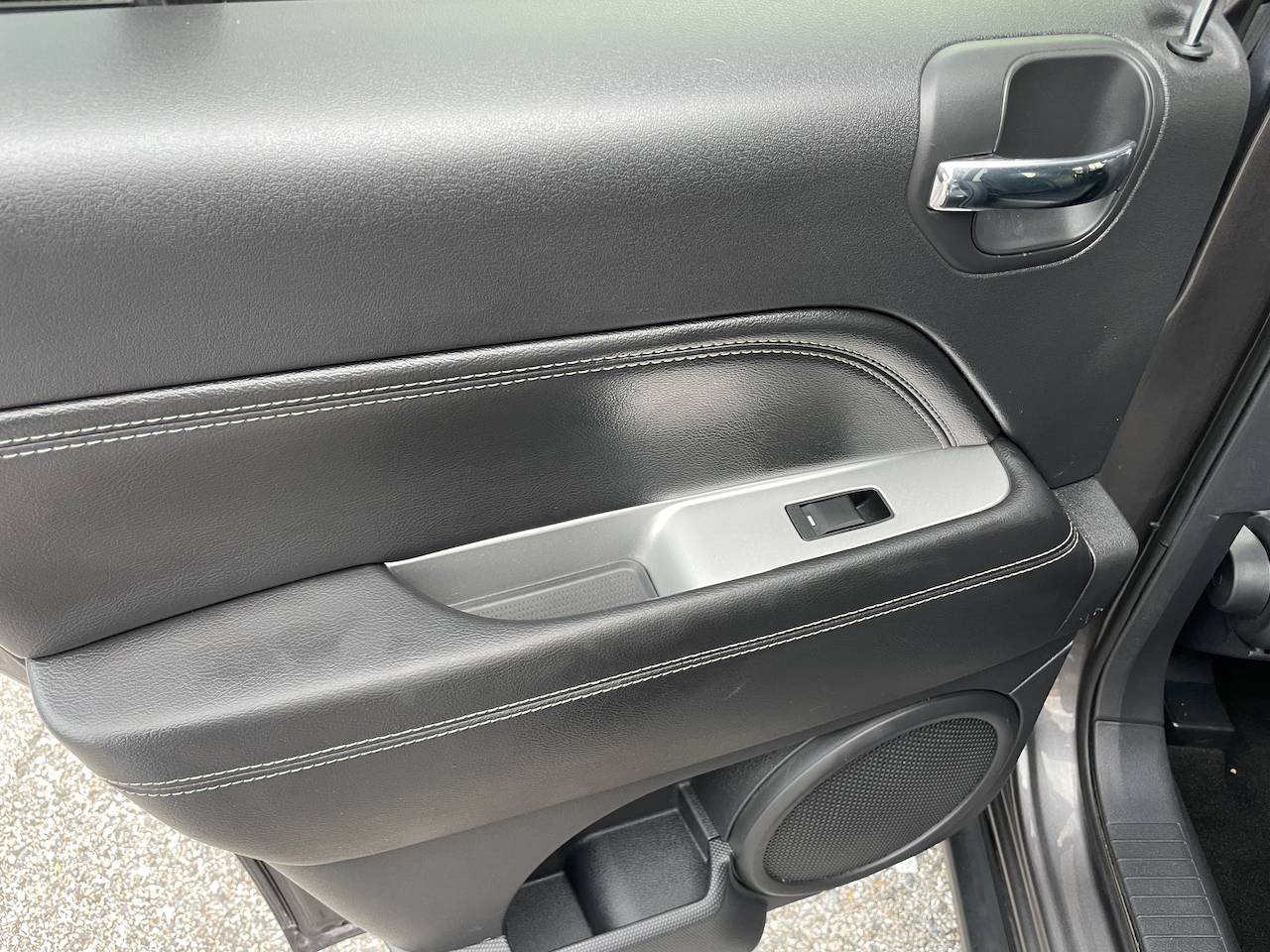 2017 Jeep Compass Latitude photo 16