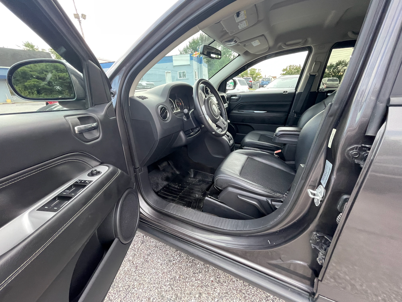 2017 Jeep Compass Latitude photo 17