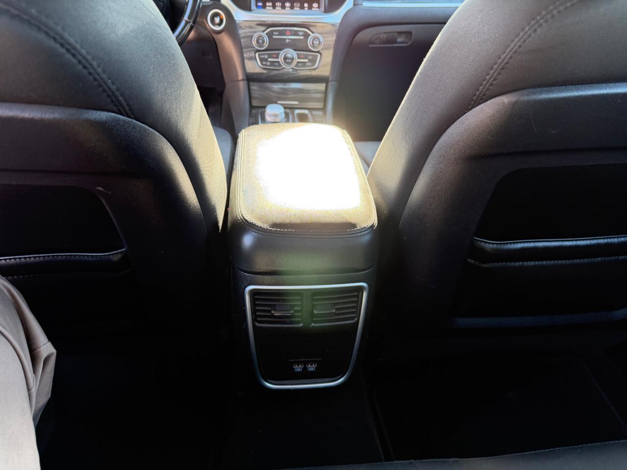 Chrysler 300 Touring RWD 2019