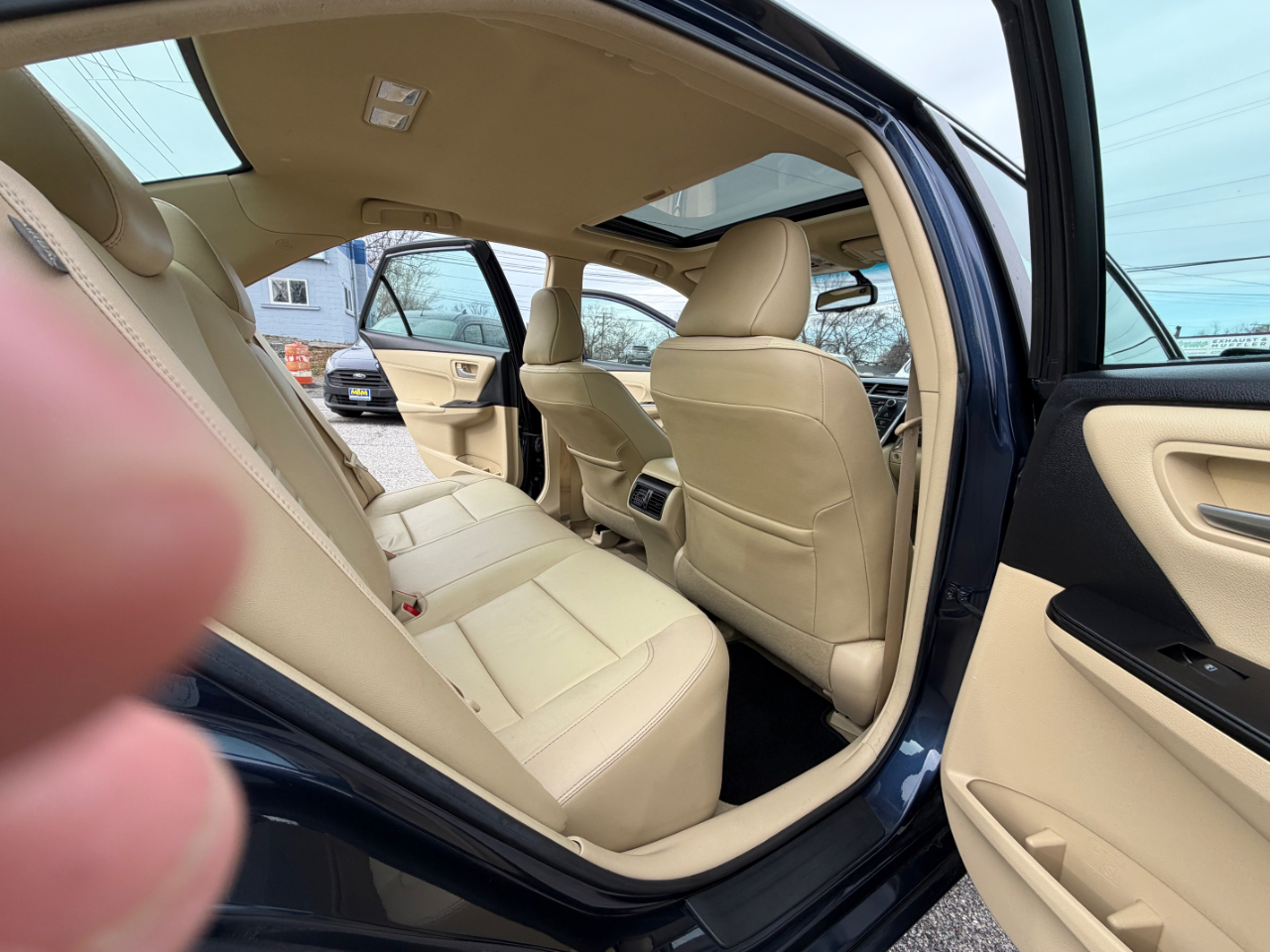 Toyota Camry 4dr Sdn XLE Auto 2016