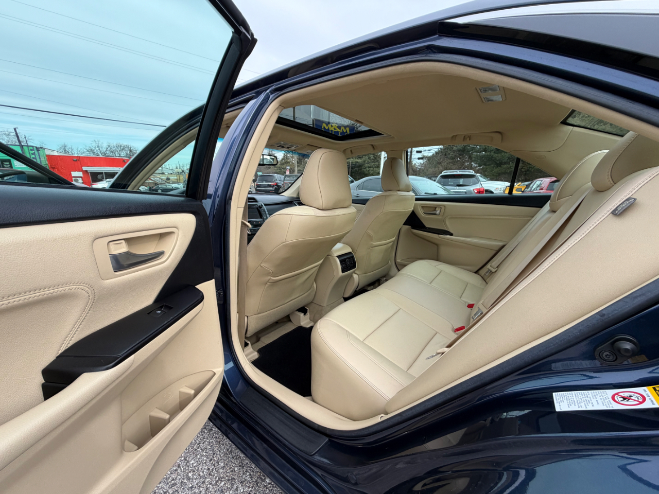 Toyota Camry 4dr Sdn XLE Auto 2016