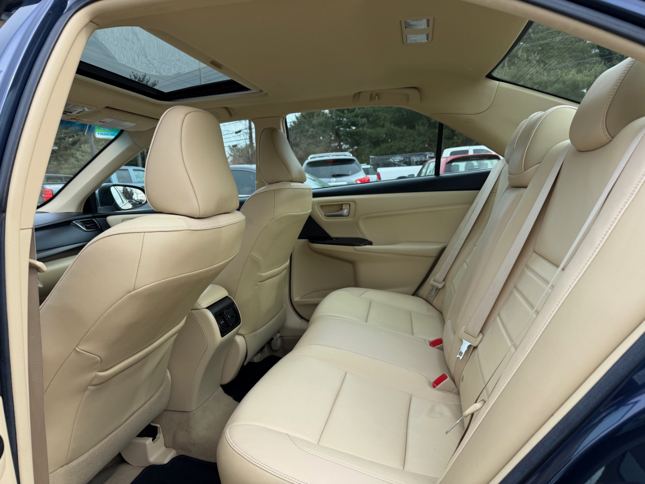 Toyota Camry 4dr Sdn XLE Auto 2016