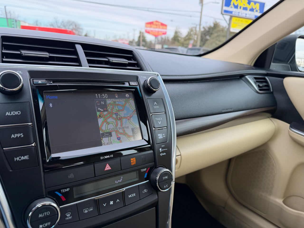 Toyota Camry 4dr Sdn XLE Auto 2016