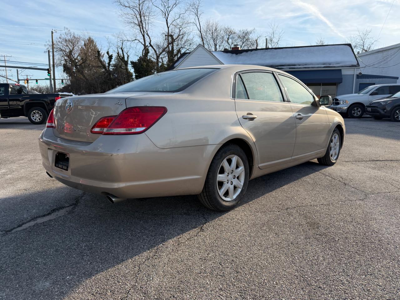 Toyota Avalon 4dr Sdn XL (Natl) 2005