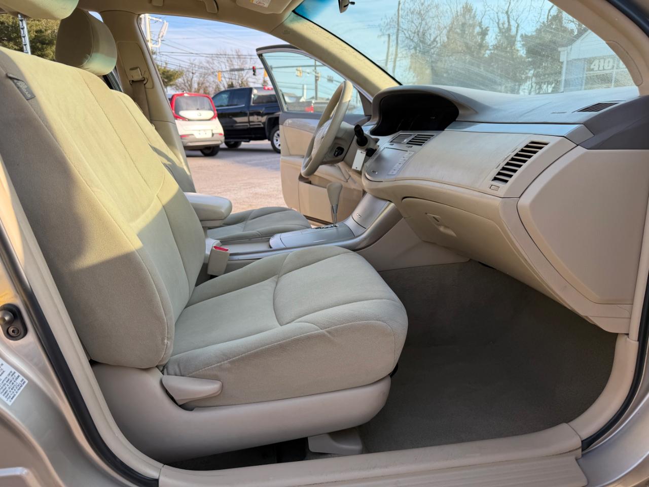 Toyota Avalon 4dr Sdn XL (Natl) 2005