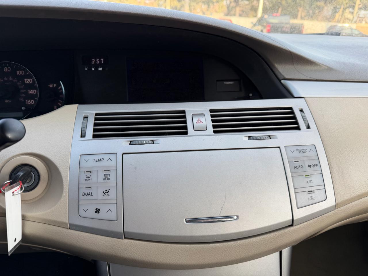 Toyota Avalon 4dr Sdn XL (Natl) 2005