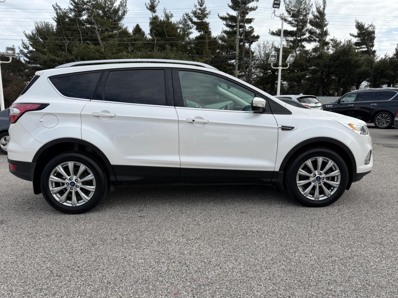 Ford Escape Titanium 4WD 2018