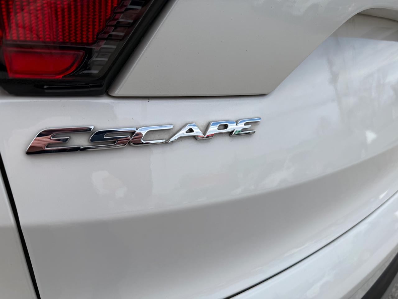 Ford Escape Titanium 4WD 2018