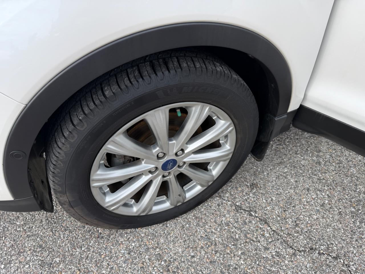 Ford Escape Titanium 4WD 2018