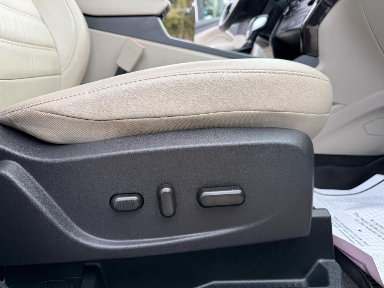 Ford Escape Titanium 4WD 2018