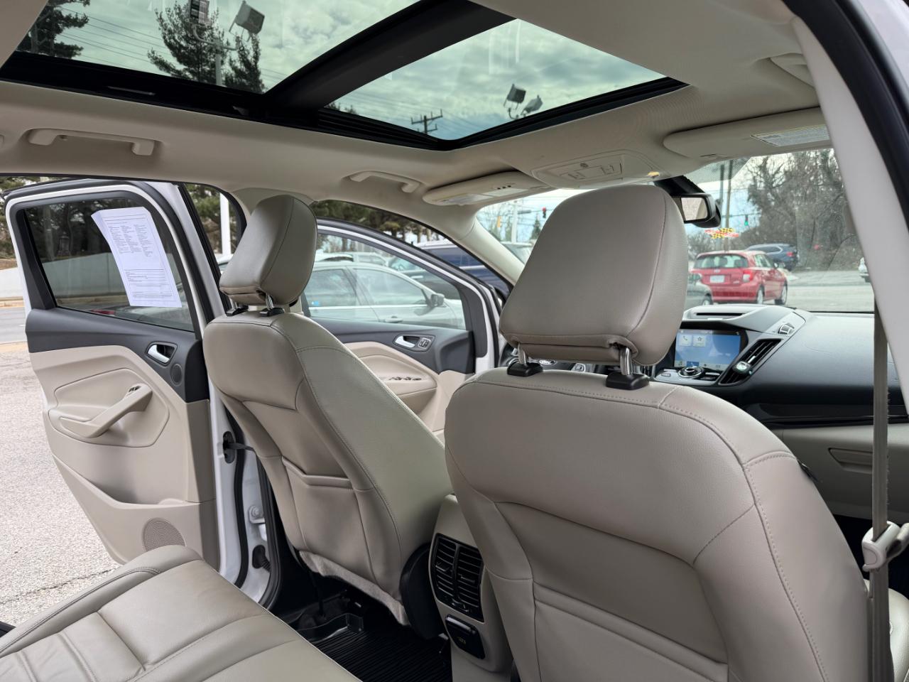 Ford Escape Titanium 4WD 2018