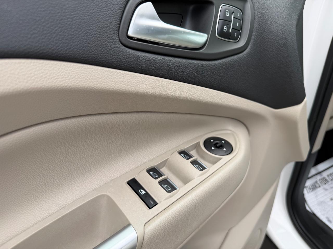 Ford Escape Titanium 4WD 2018