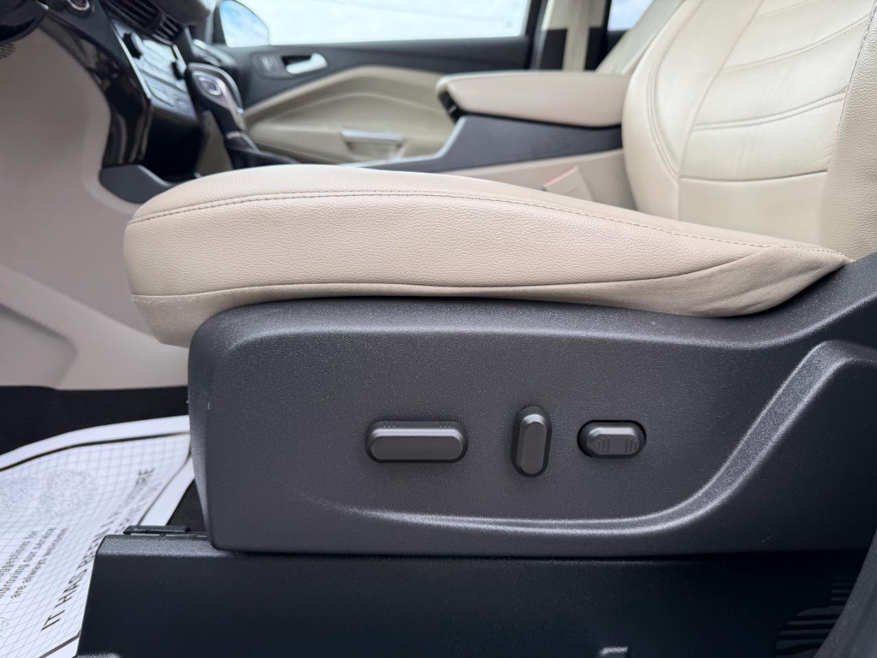 Ford Escape Titanium 4WD 2018